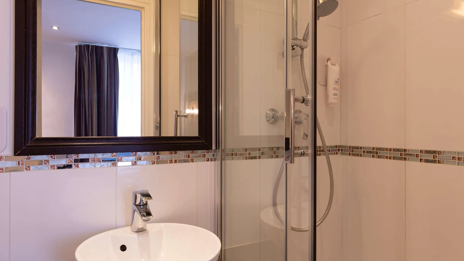 Hotel Apolonia Paris Montmartre; Sure Hotel Collection By Best Western