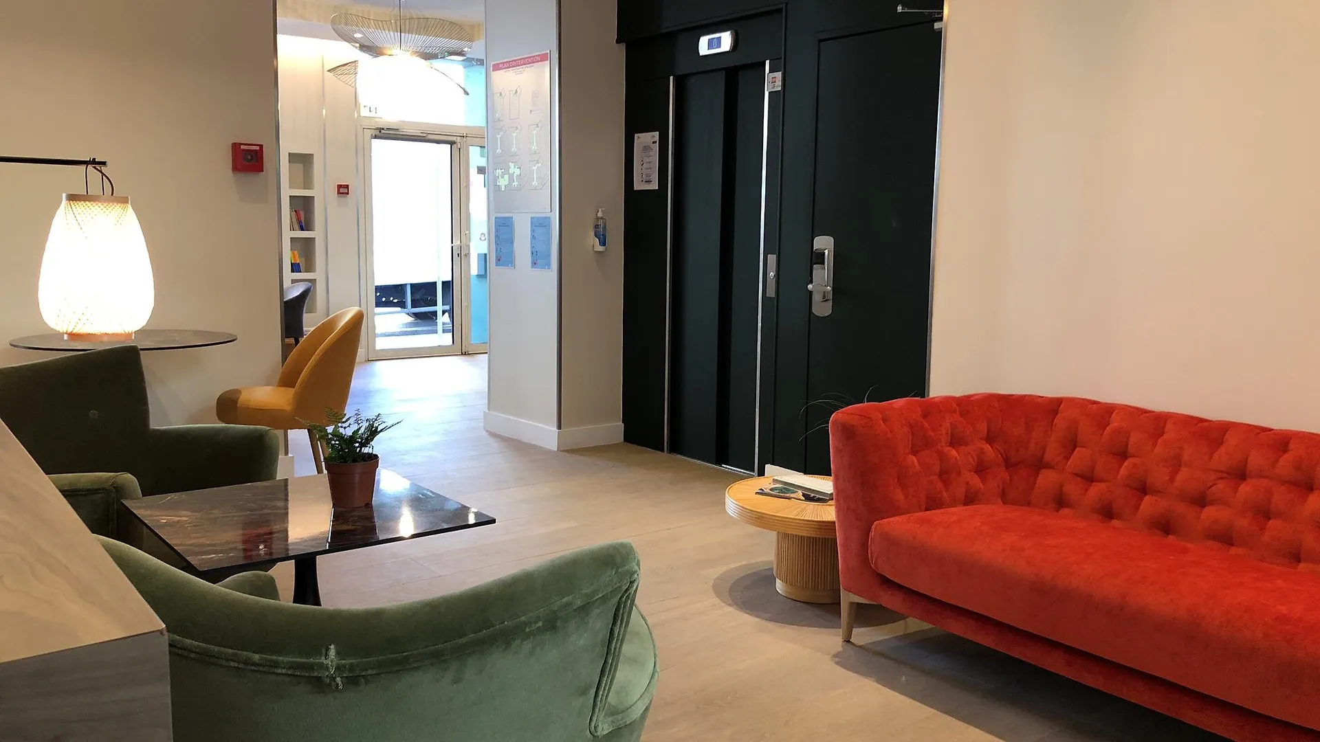 Hotel Apolonia Paris Montmartre; Sure Hotel Collection By Best Western 3*,  Frankrig