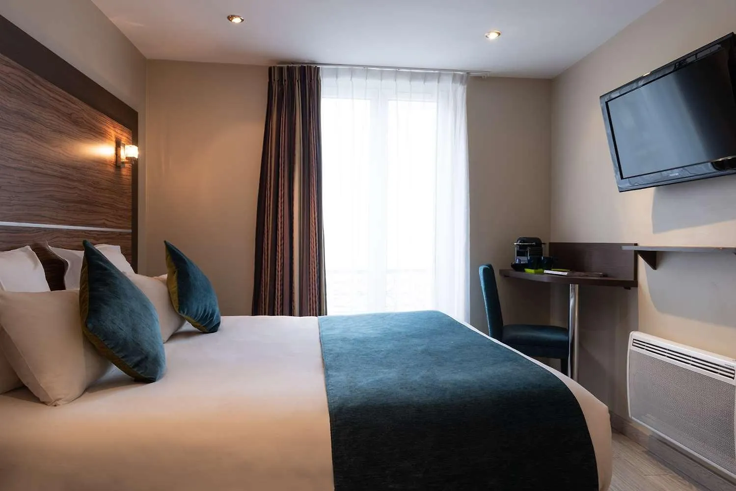 Hotel Apolonia Paris Montmartre; Sure Hotel Collection By Best Western