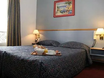 Hotel Apolonia Paris Montmartre; Sure Hotel Collection By Best Western 3*,  France