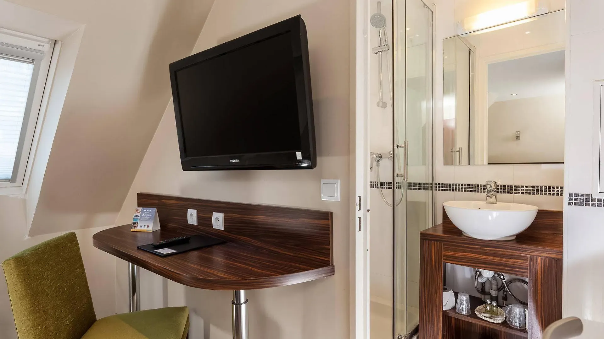 Hotel Apolonia Paris Montmartre; Sure Hotel Collection By Best Western