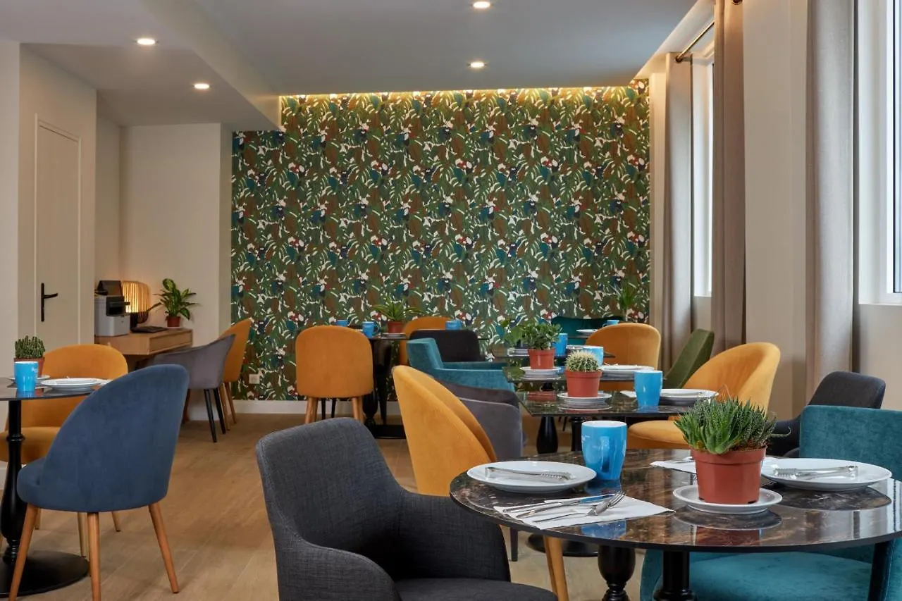 Hotel Apolonia Paris Montmartre; Sure Hotel Collection By Best Western 3*,