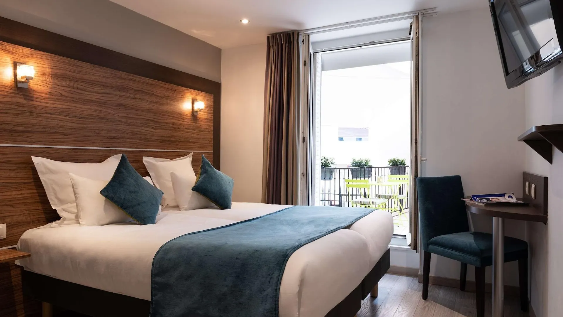 Hotel Apolonia Paris Montmartre; Sure Hotel Collection By Best Western