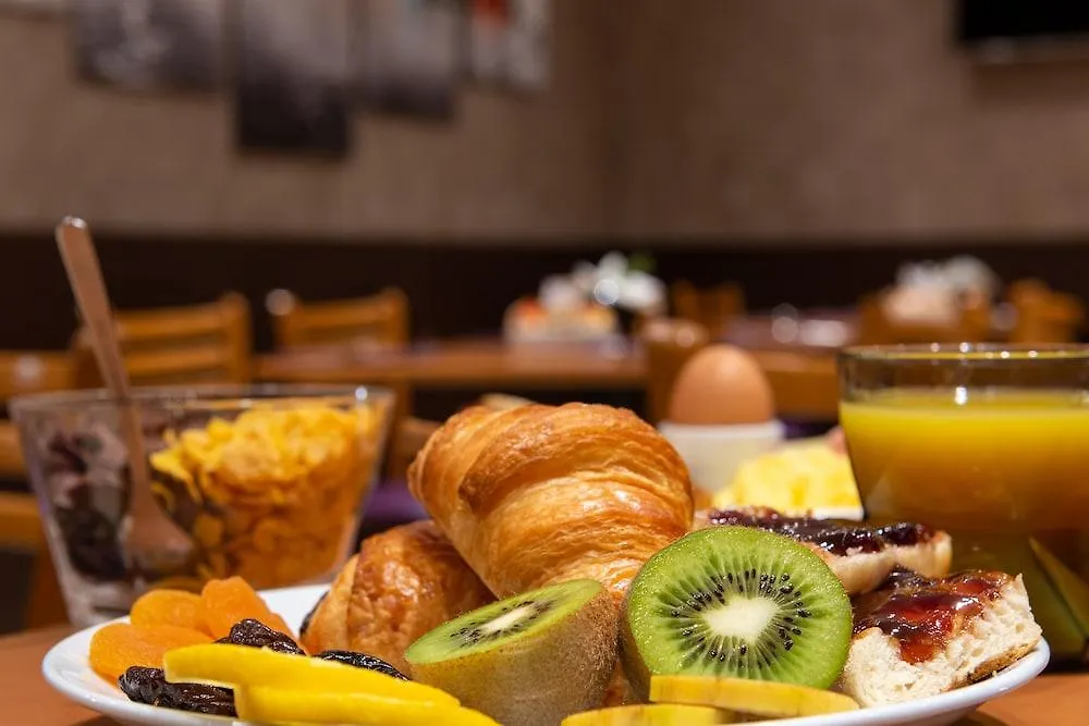 Hotel Apolonia Paris Montmartre; Sure Hotel Collection By Best Western