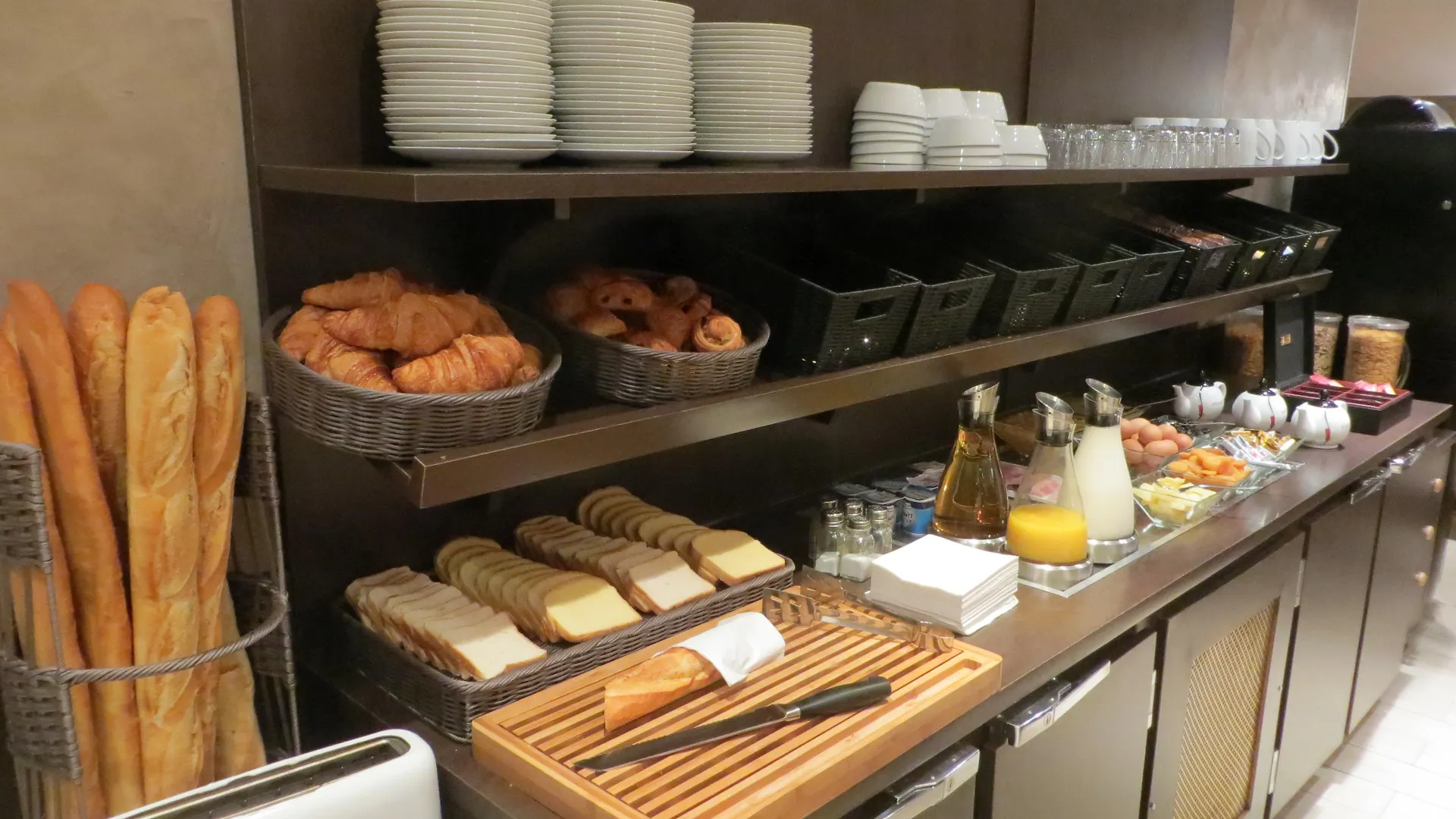 Hotel Apolonia Paris Montmartre; Sure Hotel Collection By Best Western