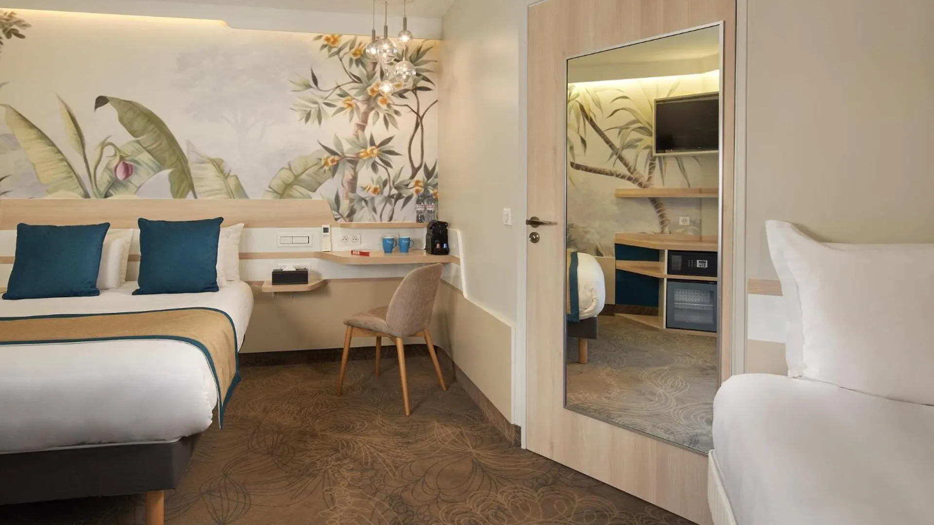 Hotel Apolonia Paris Montmartre; Sure Hotel Collection By Best Western