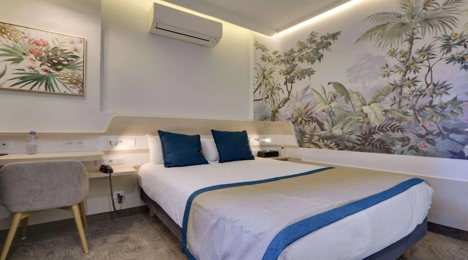 Hotel Apolonia Paris Montmartre; Sure Hotel Collection By Best Western France