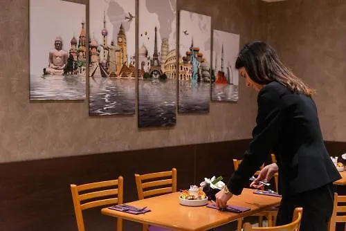 Hotel Apolonia Paris Montmartre; Sure Hotel Collection By Best Western 3*,
